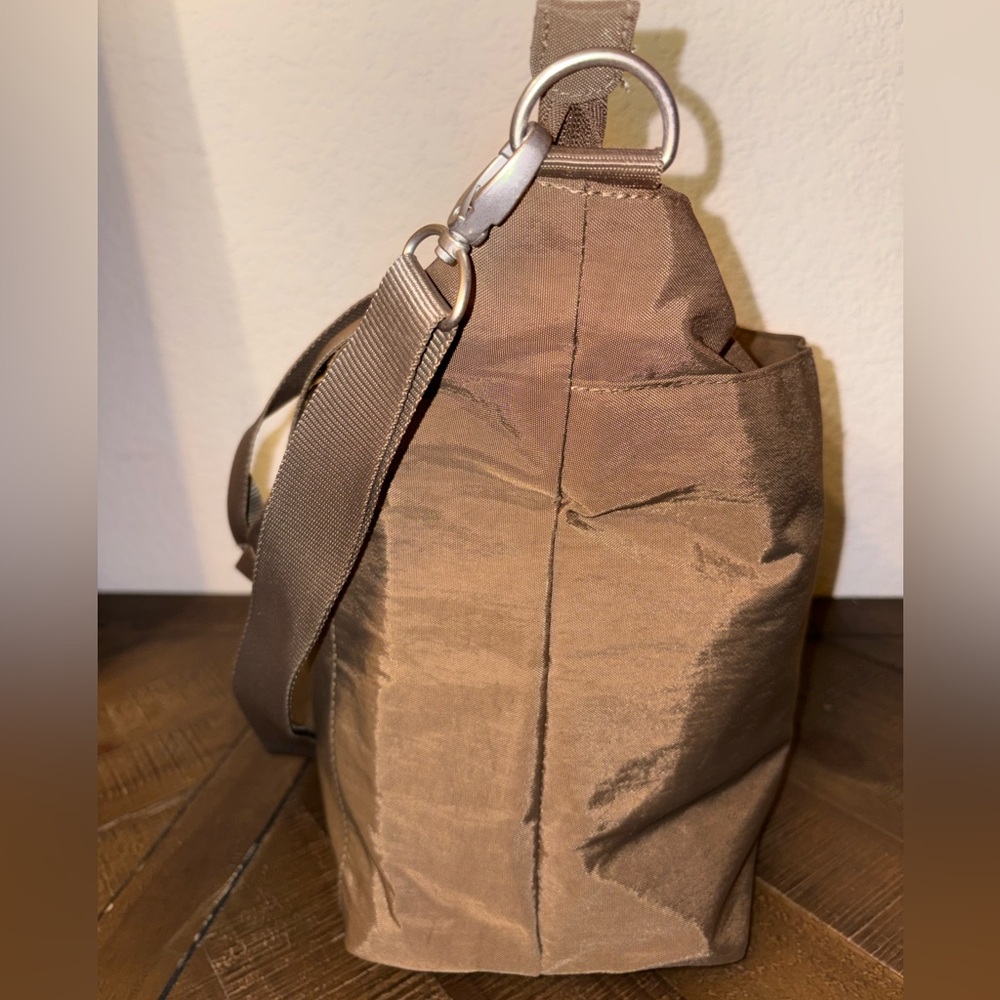 ❤️Baggallini Laptop Tote Bag NWOT Travel Work Nylon Crossbody Brown Lightweight - Picture 5 of 8